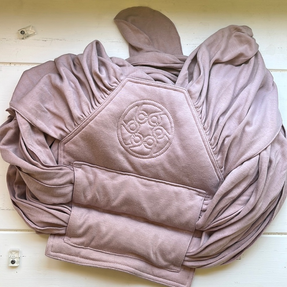 New “Lillebaby” baby body sling